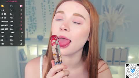 Snapshot of freckle_diyana chatting on January 19, 2025, 3:10 pm Diyana online show from January 19, 2025, 3:10 pm