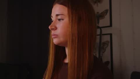 Snapshot of freckle_diyana chatting on September 27, 2025, 10:04 pm Diyana online show from September 27, 2025, 10:04 pm
