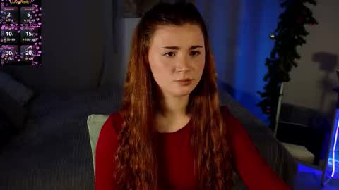 Snapshot of freckle_diyana chatting on December 18, 2025, 9:43 pm Diyana online show from December 18, 2025, 9:43 pm