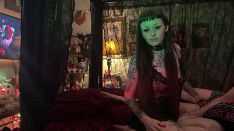 Snapshot of frecklefacefreak chatting on December 14, 2025, 9:52 pm Bambi online show from December 14, 2025, 9:52 pm