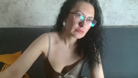 frederica_ online show from May 27, 2026, 8:22 am
