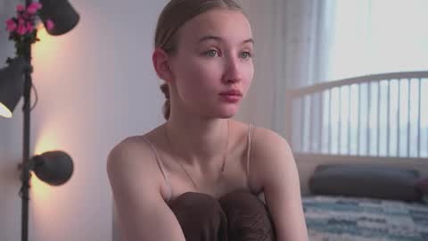 Amy online show from October 12, 2025, 4:22 am