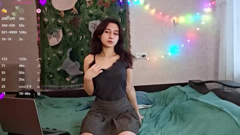 Mia online show from March 2, 2026, 1:51 pm