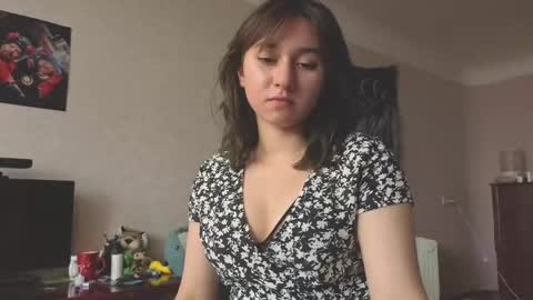 Mia online show from May 16, 2026, 10:36 am