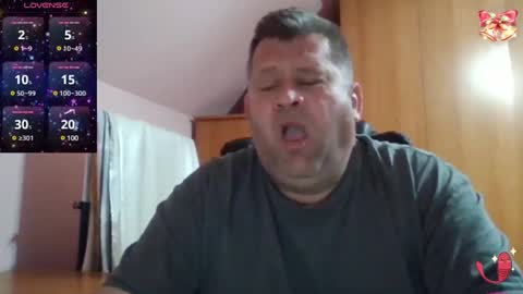 freeboy80180 online show from March 11, 2025, 7:14 pm