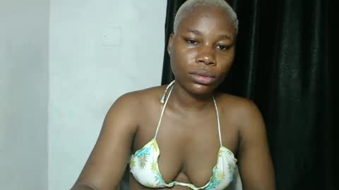 frekkymorelle online show from February 12, 2025, 4:12 am