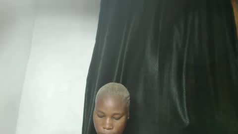 frekkymorelle online show from February 17, 2025, 7:04 am