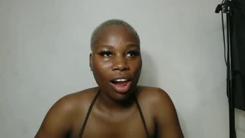 frekkymorelle online show from March 1, 2025, 6:32 pm