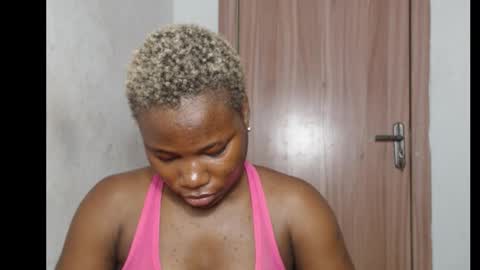 frekkymorelle online show from October 7, 2025, 5:04 am