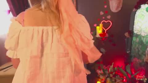 Louise or Lou 3 online show from February 15, 2026, 2:47 pm