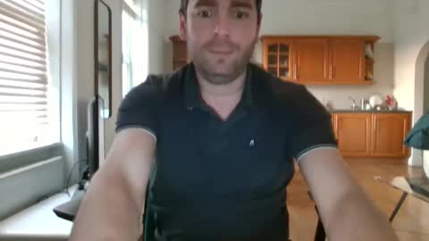 Snapshot of frenchbdmaninlondon chatting on March 5, 2025, 5:29 pm Horny Paul online show from March 5, 2025, 5:29 pm