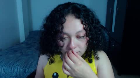 Louise  online show from November 3, 2025, 4:03 am