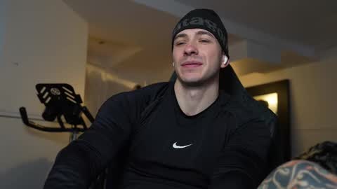 Snapshot of frewfun chatting on March 12, 2025, 10:50 pm cameron online show from March 12, 2025, 10:50 pm