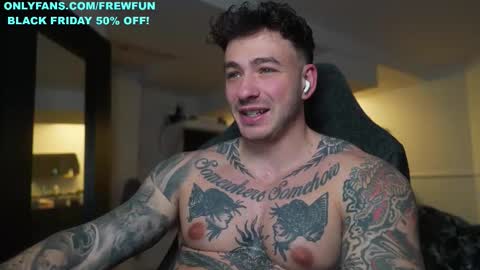 Snapshot of frewfun chatting on November 28, 2025, 10:45 pm cameron online show from November 28, 2025, 10:45 pm