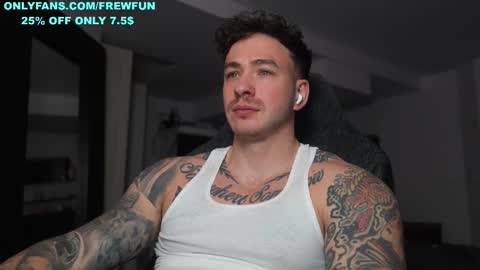 Snapshot of frewfun chatting on December 2, 2025, 12:05 am cameron online show from December 2, 2025, 12:05 am