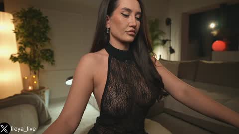 Snapshot of freya_ chatting on February 1, 2026, 5:44 pm Freya online show from February 1, 2026, 5:44 pm