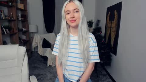 Snapshot of freya_ice_baby chatting on January 17, 2026, 6:44 pm Freya online show from January 17, 2026, 6:44 pm