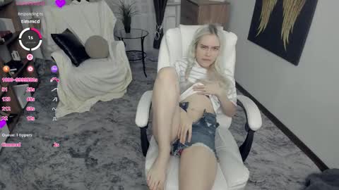 Snapshot of freya_ice_baby chatting on February 6, 2026, 7:17 pm Freya online show from February 6, 2026, 7:17 pm