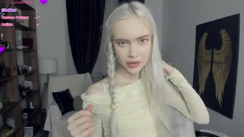 Snapshot of freya_ice_baby chatting on February 25, 2026, 7:34 pm Freya online show from February 25, 2026, 7:34 pm