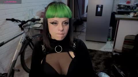 freyaa_sorceress online show from November 13, 2025, 3:16 am