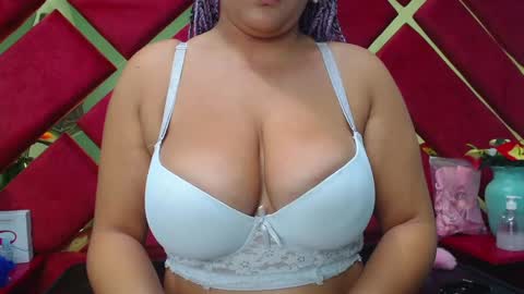 freyja_naugthy online show from February 5, 2025, 3:52 pm