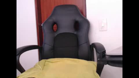 FREYJA LOREN online show from October 12, 2025, 5:12 pm