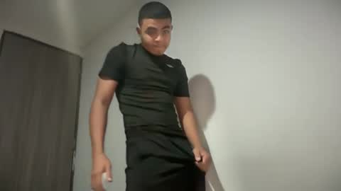 Snapshot of freyva_ chatting on January 22, 2025, 5:37 am freyva_ online show from January 22, 2025, 5:37 am