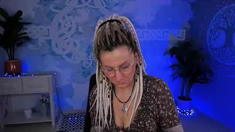 Frida Tander online show from May 7, 2026, 5:24 am