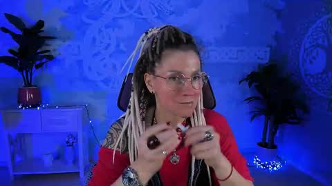 Frida Tander online show from May 12, 2026, 5:15 am