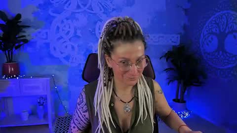 Frida Tander online show from May 13, 2026, 5:16 am