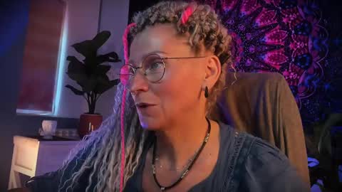 Frida Tander online show from May 30, 2026, 5:15 am