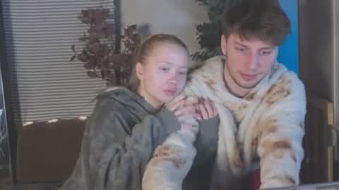 Snapshot of friend_zone_ chatting on January 11, 2026, 4:34 pm friend_zone_ online show from January 11, 2026, 4:34 pm