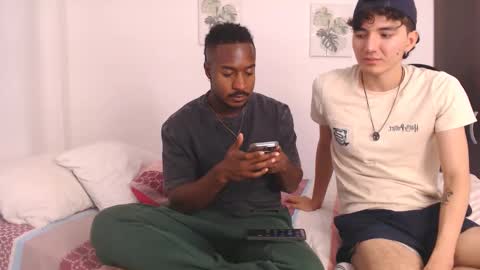 Snapshot of friendsession_ chatting on February 16, 2025, 11:37 pm Danny and your friends online show from February 16, 2025, 11:37 pm