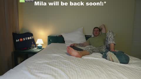 Snapshot of friendsurdreams chatting on December 24, 2024, 7:00 pm friendsurdreams online show from December 24, 2024, 7:00 pm