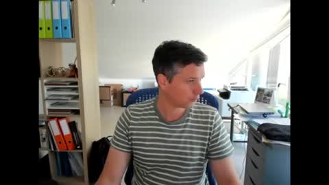 Snapshot of frikits chatting on July 8, 2026, 7:24 am Francois online show from July 8, 2026, 7:24 am