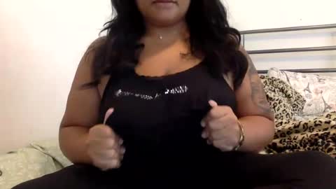 Snapshot of friskythickbabexo chatting on June 22, 2026, 9:01 pm Friskybabexo online show from June 22, 2026, 9:01 pm
