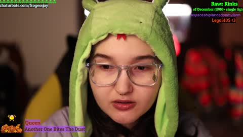 Snapshot of frogessjay chatting on December 4, 2024, 7:45 pm Jaywise Frogfoot online show from December 4, 2024, 7:45 pm