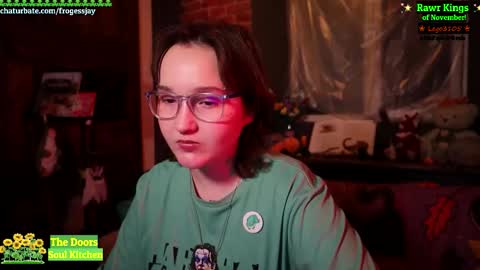 Snapshot of frogessjay chatting on November 3, 2025, 7:37 pm Jaywise Frogfoot online show from November 3, 2025, 7:37 pm