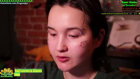 Snapshot of frogessjay chatting on November 10, 2025, 9:25 pm Jaywise Frogfoot online show from November 10, 2025, 9:25 pm