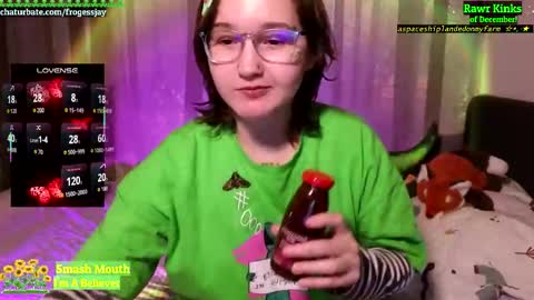 Snapshot of frogessjay chatting on December 1, 2025, 12:26 am Jaywise Frogfoot online show from December 1, 2025, 12:26 am