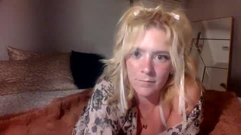 Snapshot of frommarywithlove chatting on September 18, 2025, 7:10 am frommarywithlove online show from September 18, 2025, 7:10 am