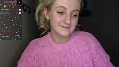 Snapshot of frosty_blueberries4 chatting on December 21, 2024, 12:06 pm ANA online show from December 21, 2024, 12:06 pm