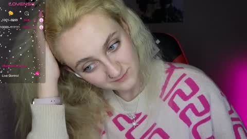 Snapshot of frosty_blueberries4 chatting on December 28, 2024, 5:57 pm ANA online show from December 28, 2024, 5:57 pm