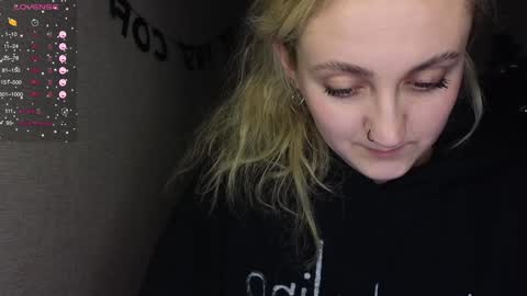 Snapshot of frosty_blueberries4 chatting on January 9, 2025, 9:37 pm ANA online show from January 9, 2025, 9:37 pm