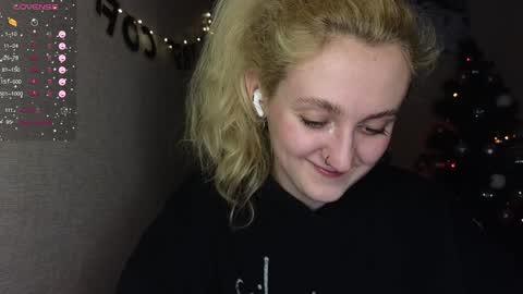 Snapshot of frosty_blueberries4 chatting on January 13, 2025, 7:31 pm ANA online show from January 13, 2025, 7:31 pm