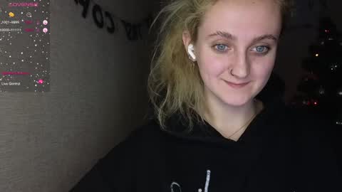 Snapshot of frosty_blueberries4 chatting on January 17, 2025, 10:56 pm ANA online show from January 17, 2025, 10:56 pm