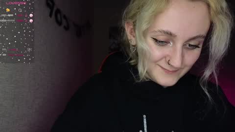 Snapshot of frosty_blueberries4 chatting on January 24, 2025, 6:46 pm ANA online show from January 24, 2025, 6:46 pm