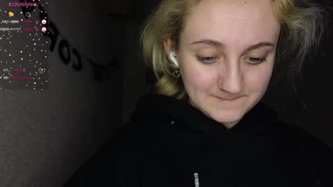 Snapshot of frosty_blueberries4 chatting on February 4, 2025, 11:27 am ANA online show from February 4, 2025, 11:27 am