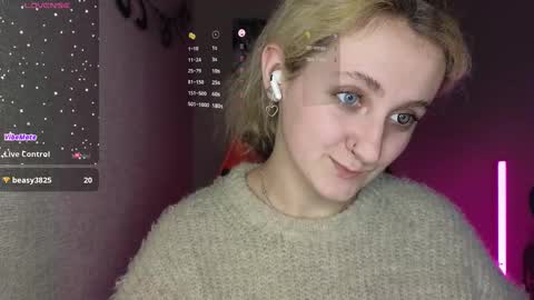 Snapshot of frosty_blueberries4 chatting on March 1, 2025, 2:44 pm ANA online show from March 1, 2025, 2:44 pm