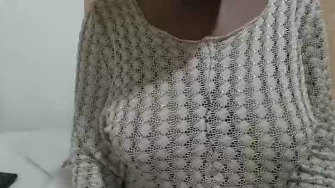 fruity28 online show from December 3, 2025, 5:37 am